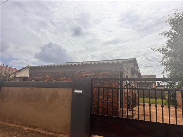 2 Bedroom House 2 Bedroom House