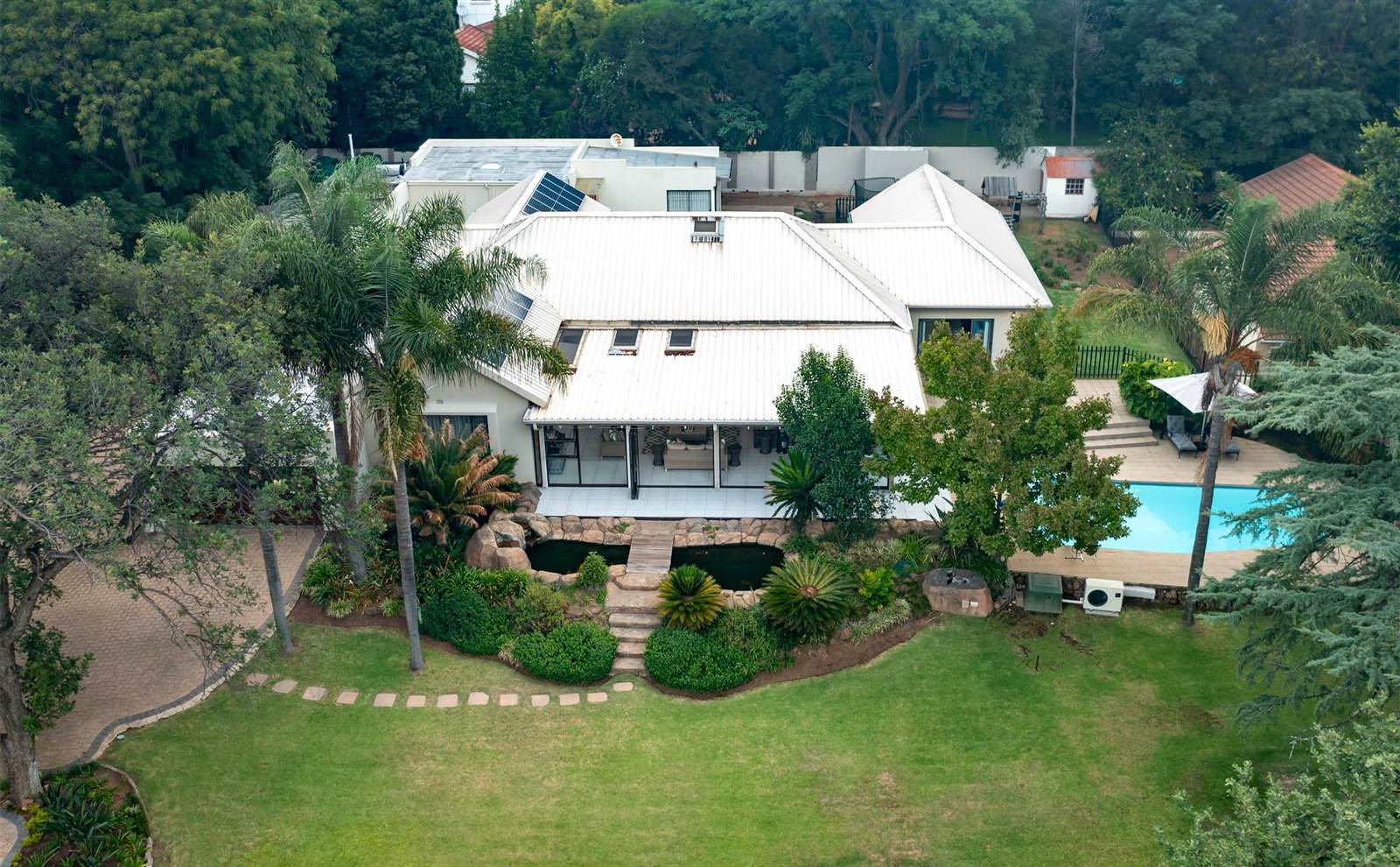 7 Bed House in Rivonia photo number 12
