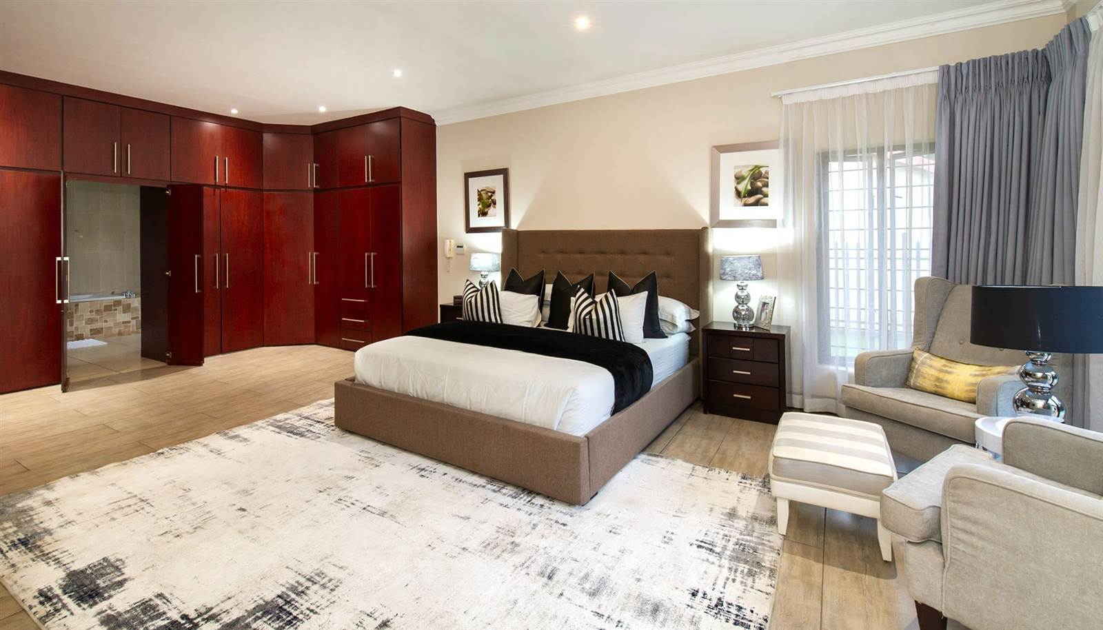 7 Bed House in Rivonia photo number 8