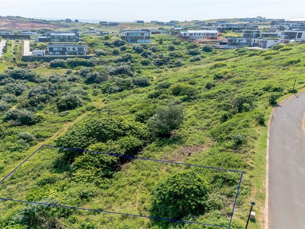 1 705 m² Land