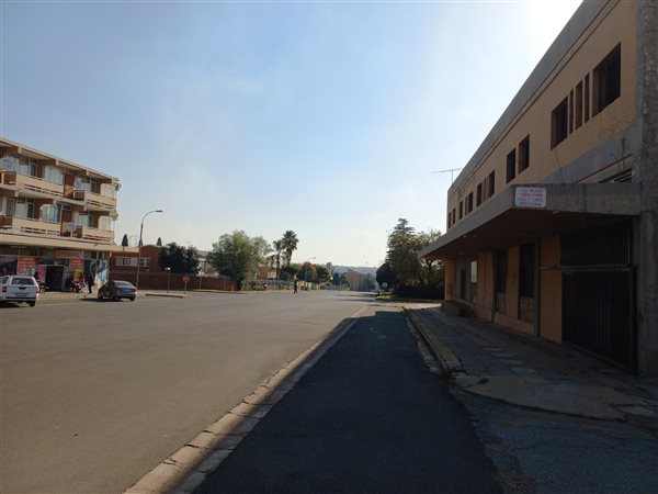 2 800  m² Commercial space