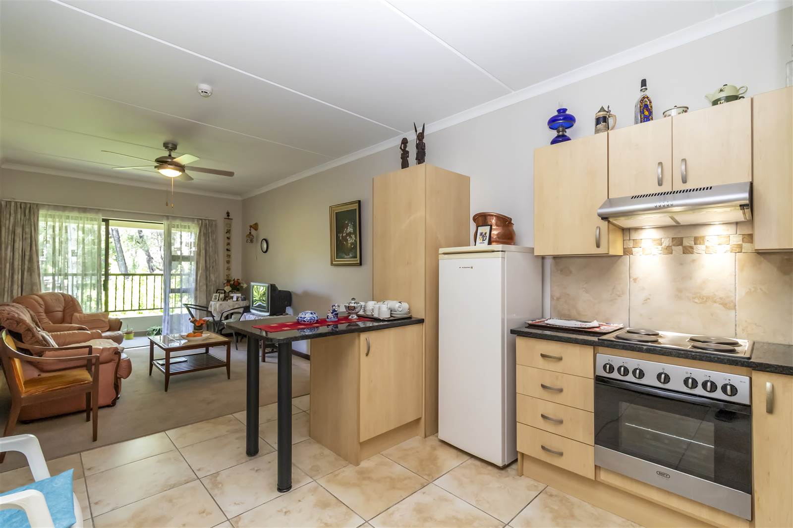 2 Bed Apartment in Douglasdale photo number 4