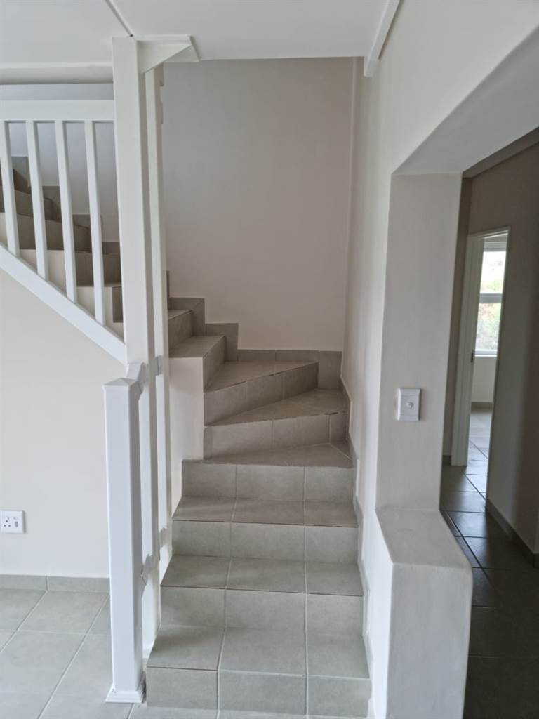 3 Bed Apartment in Klein Parys photo number 14