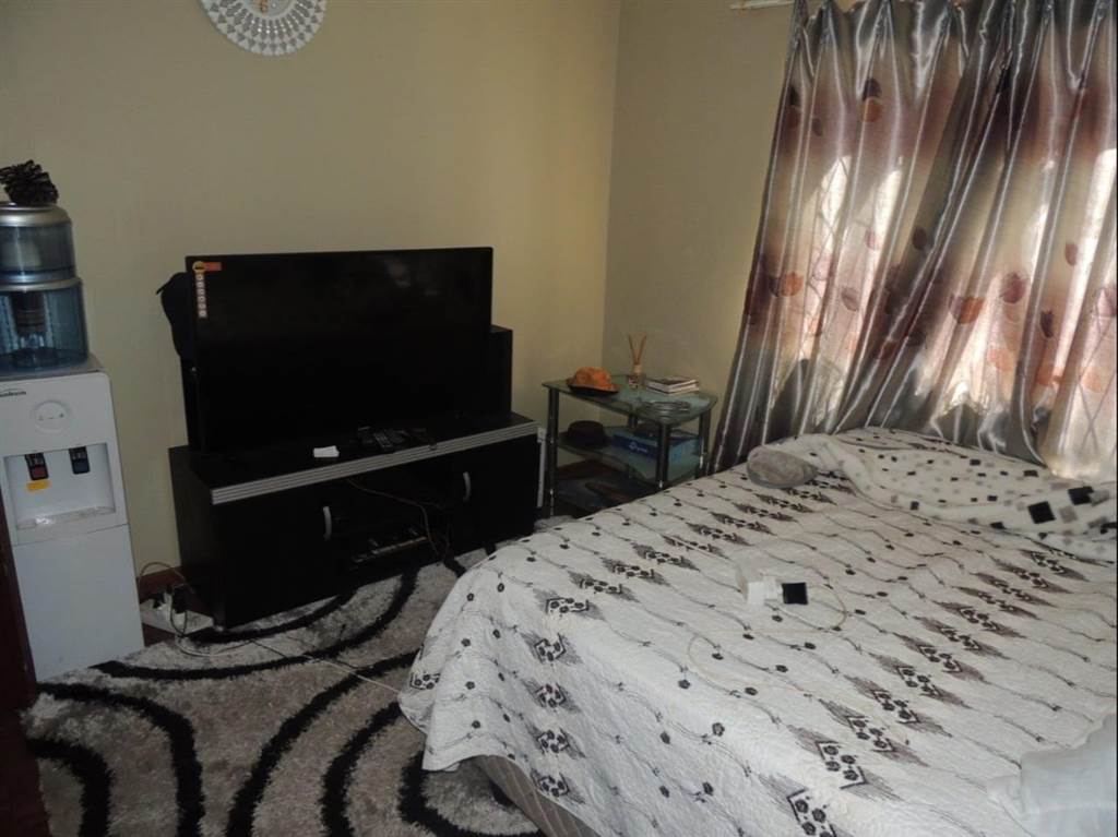1 Bed Apartment in Pretoria North photo number 10