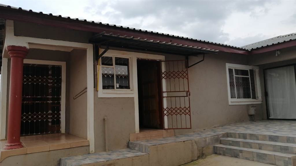 4 Bed House in Mokopane photo number 5