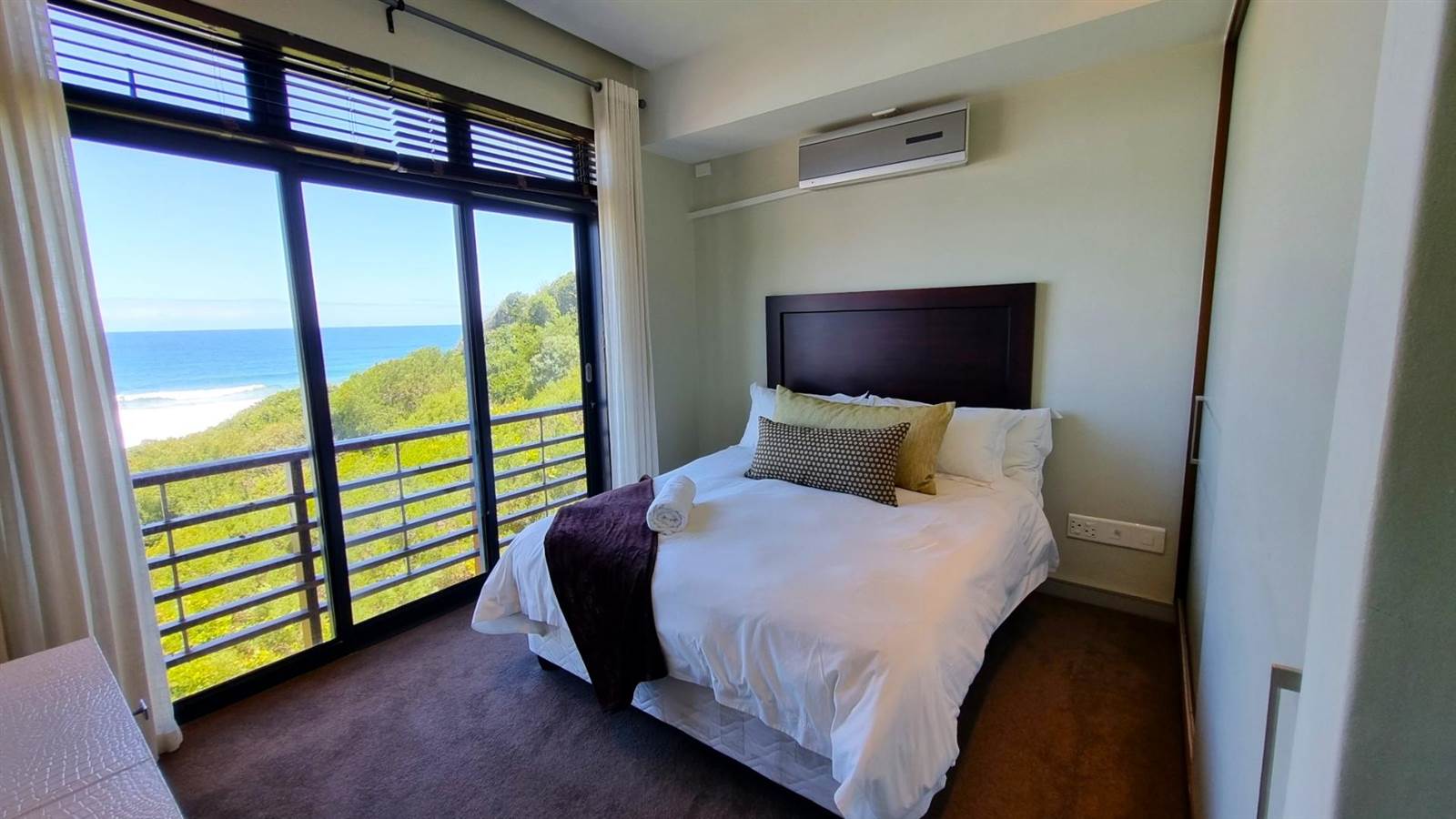 3 Bed Apartment in Herolds Bay photo number 13