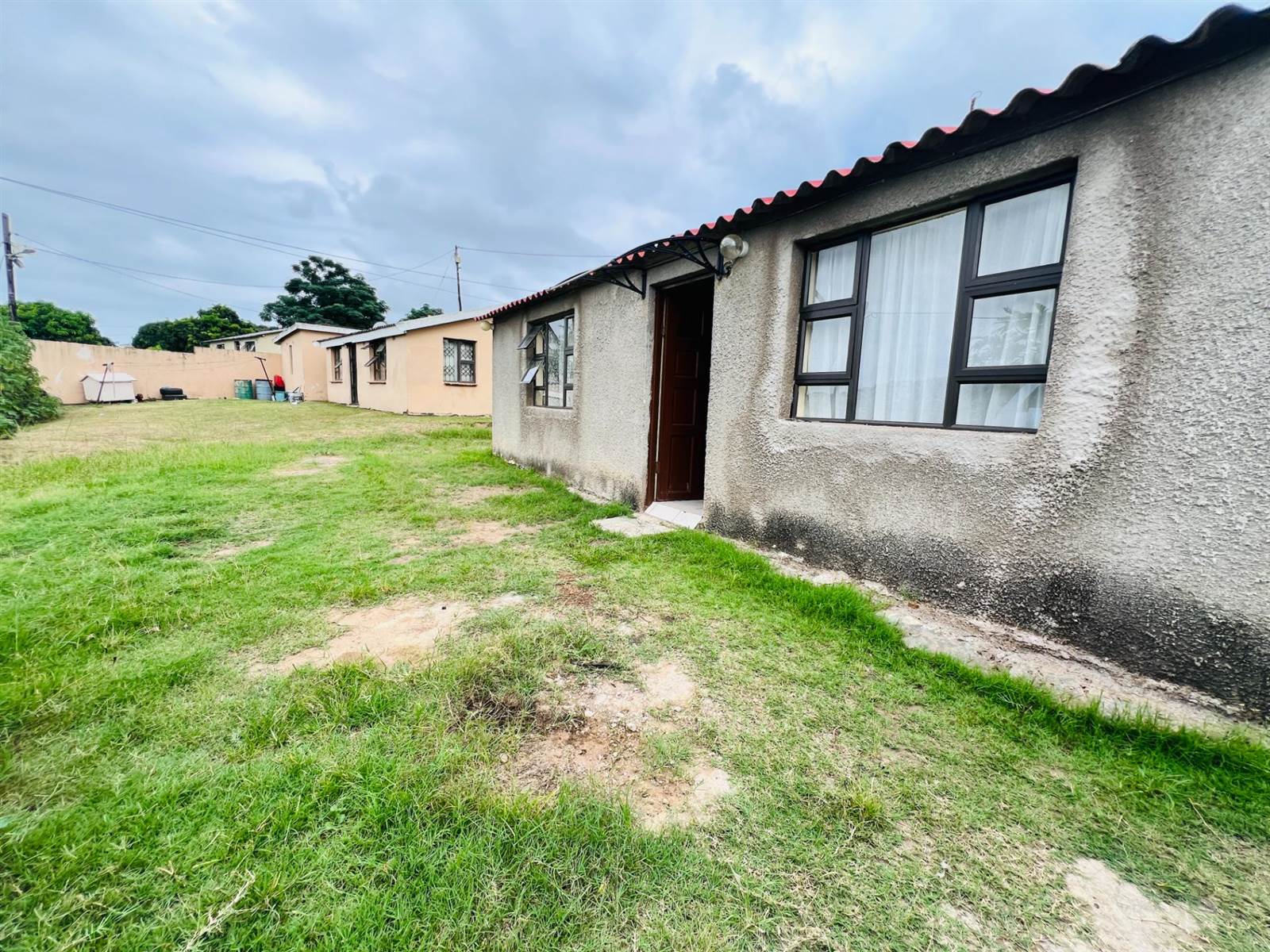 4 Bed House in Ntuzuma photo number 2