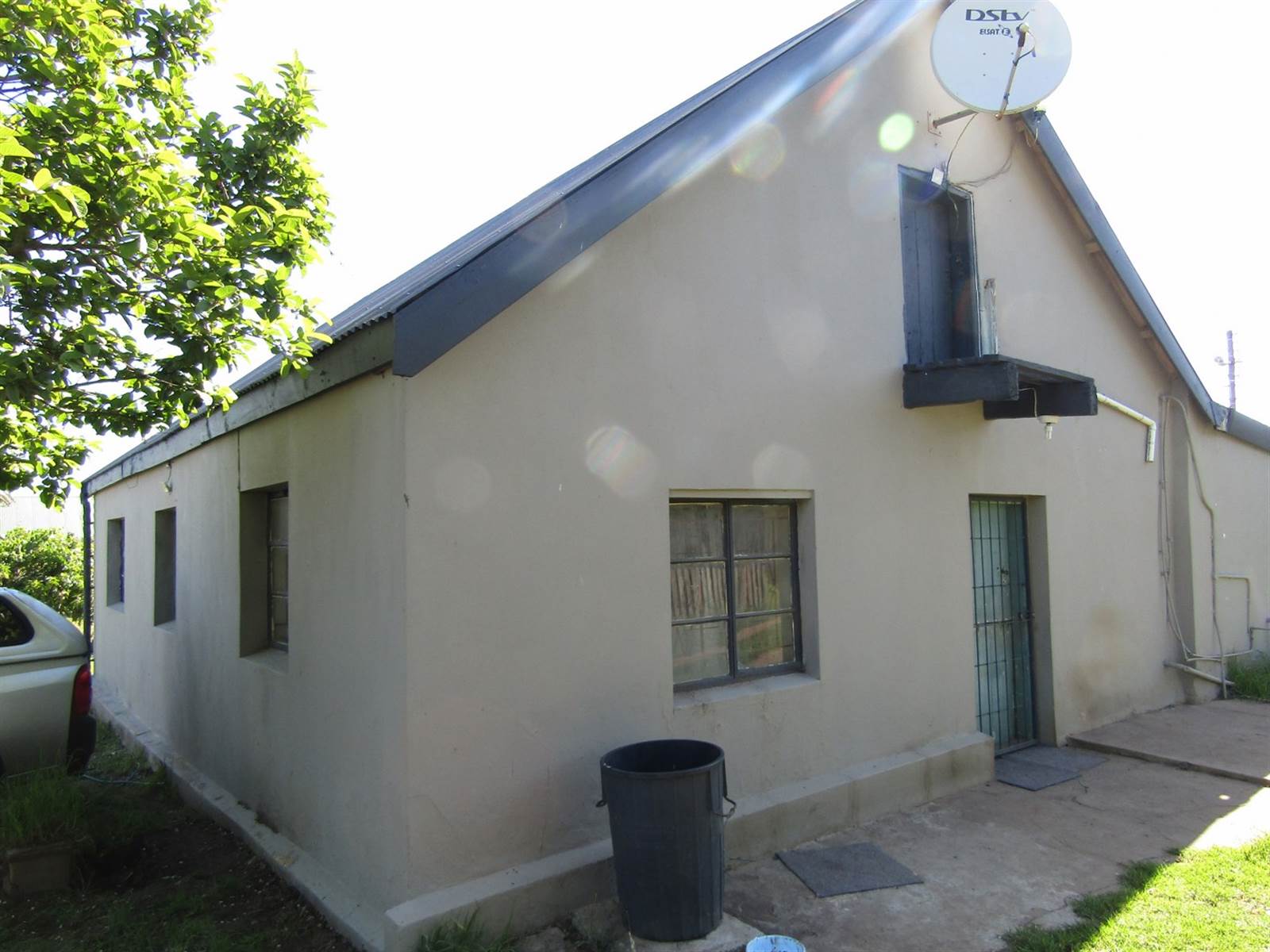 3 Bed House in Humansdorp photo number 2