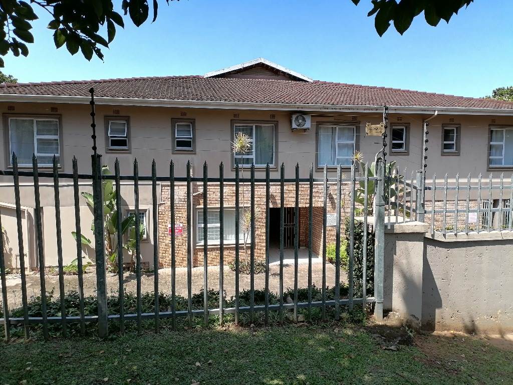 3 Bed Apartment in Uvongo photo number 20
