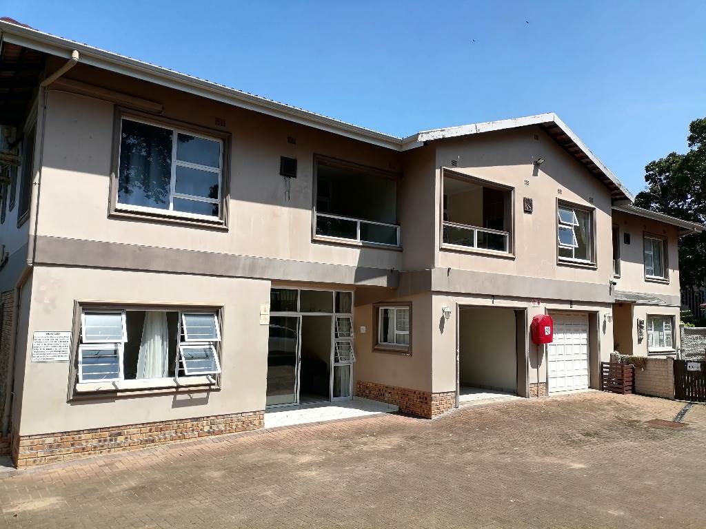 3 Bed Apartment in Uvongo photo number 1