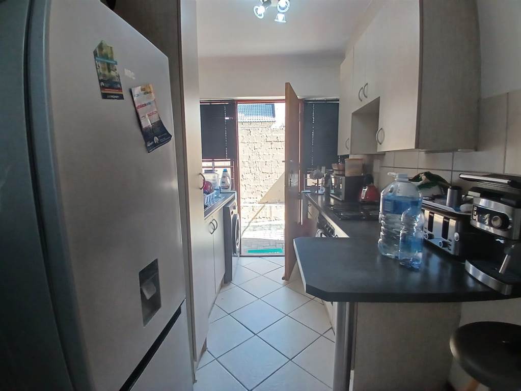 2 Bed Townhouse in Bothasrus photo number 2