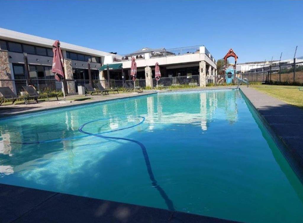 3 Bed Apartment in Modderfontein photo number 7