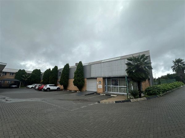 1 350  m² Industrial space