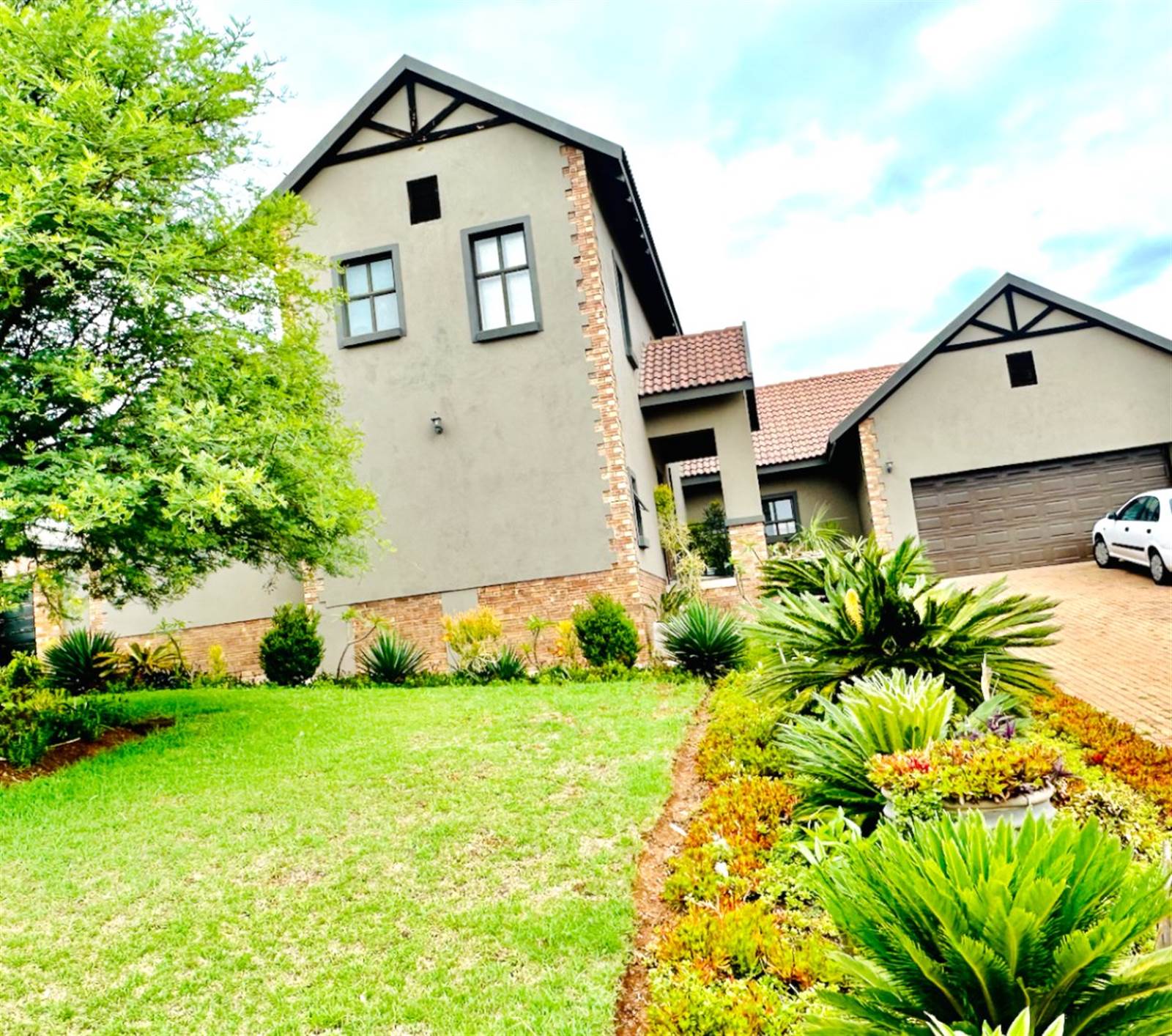 4 Bed House in Rietvlei Ridge Country Estate photo number 5