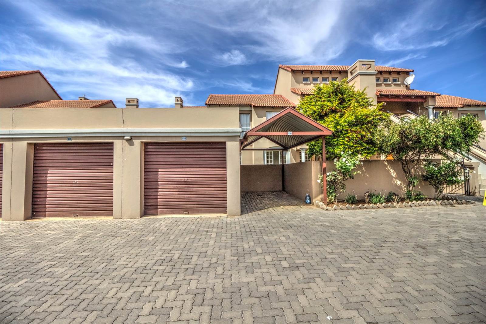 3 Bed Townhouse in Glen Marais photo number 1