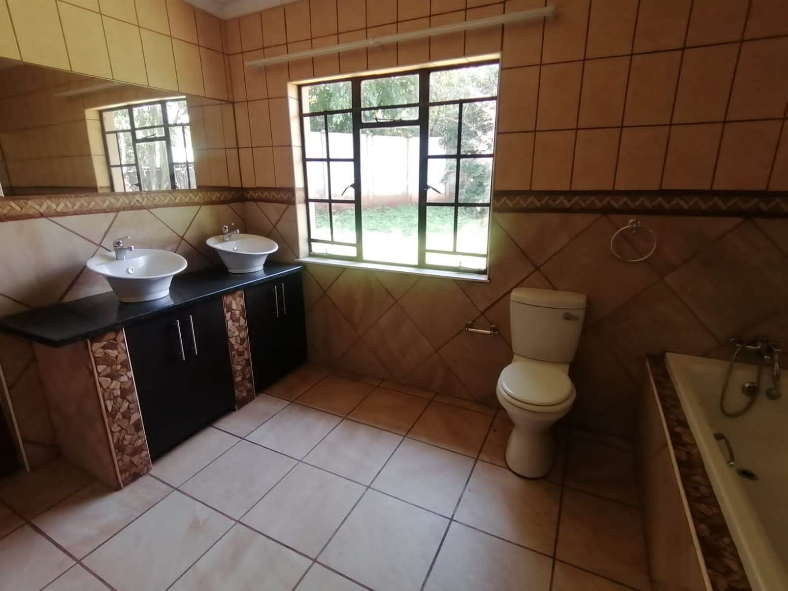5 Bed House in Lydenburg photo number 12