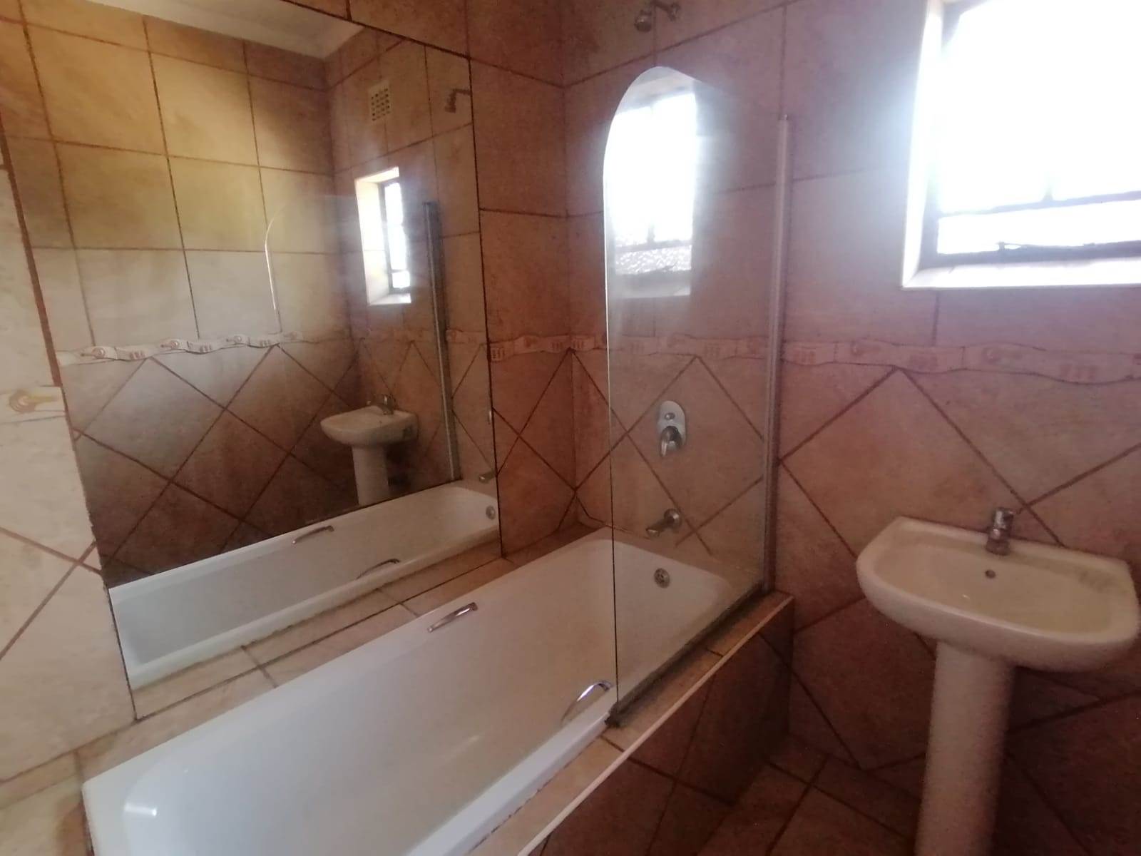5 Bed House in Lydenburg photo number 15