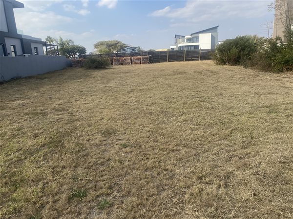 863 m² Land