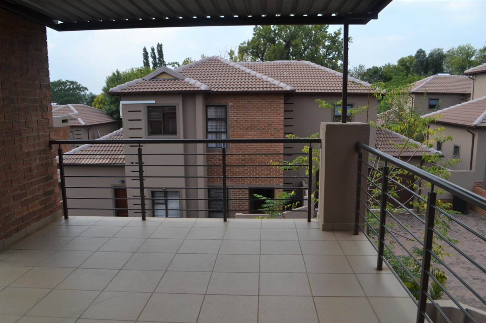 3 Bed House in Ruimsig Country Estate photo number 6