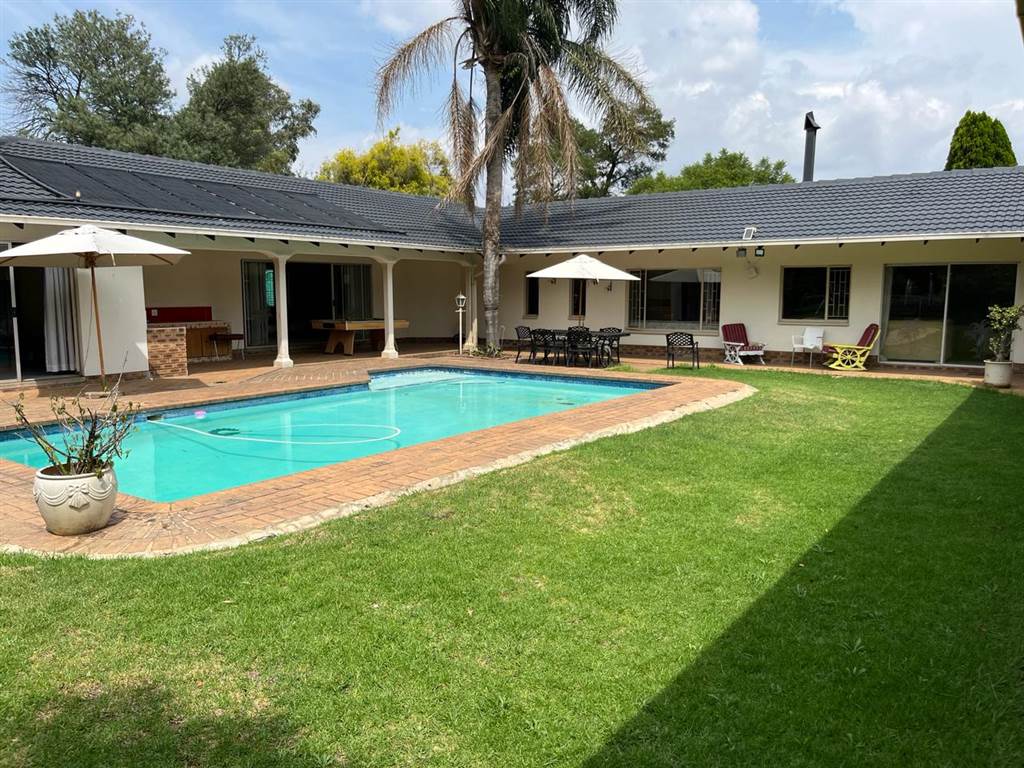 6 Bed House in Randjesfontein photo number 21