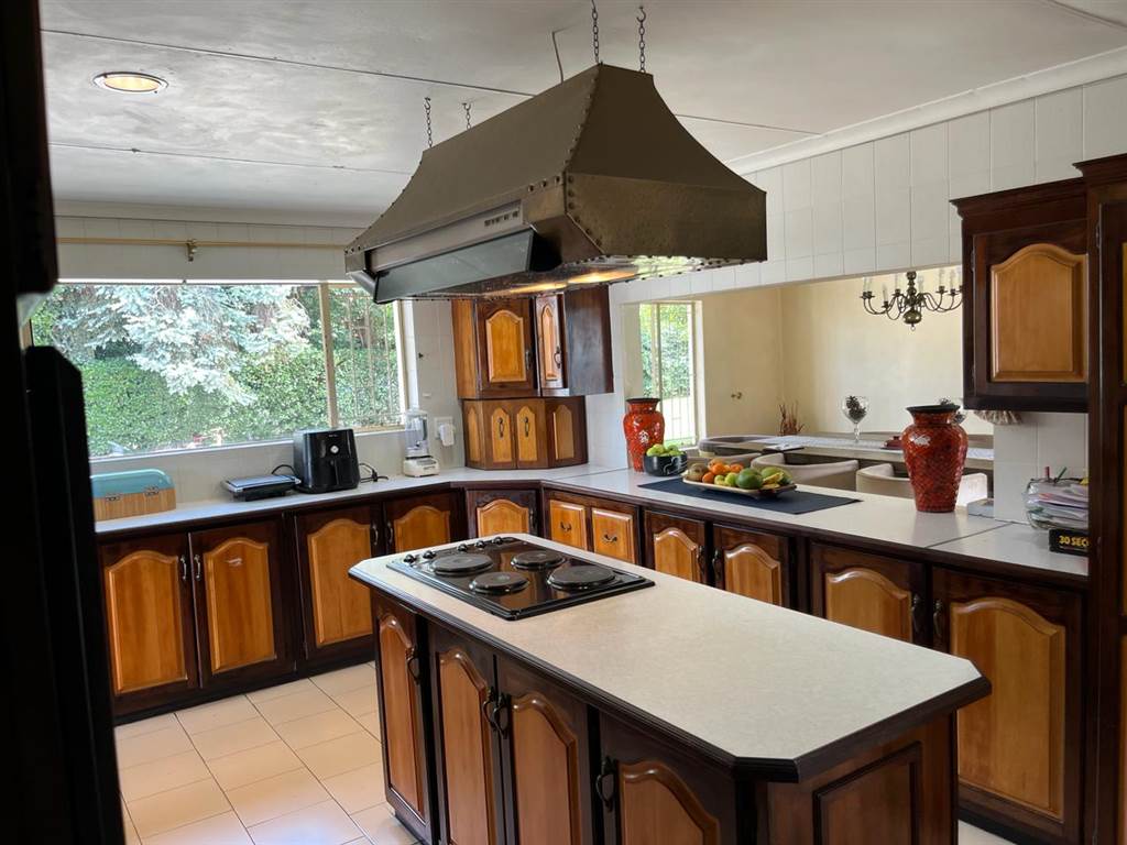 6 Bed House in Randjesfontein photo number 6