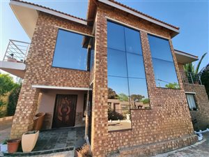 9 Bed House in Chrisville