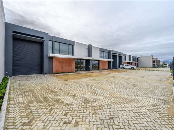 280  m² Industrial space