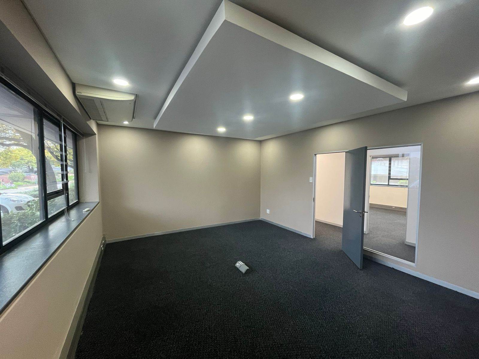 233  m² Commercial space in Bryanston photo number 3