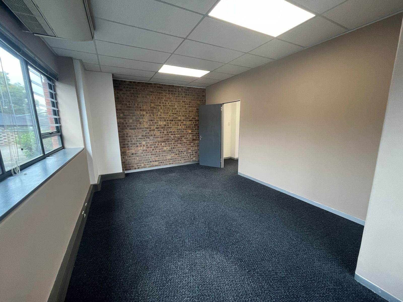 233  m² Commercial space in Bryanston photo number 17