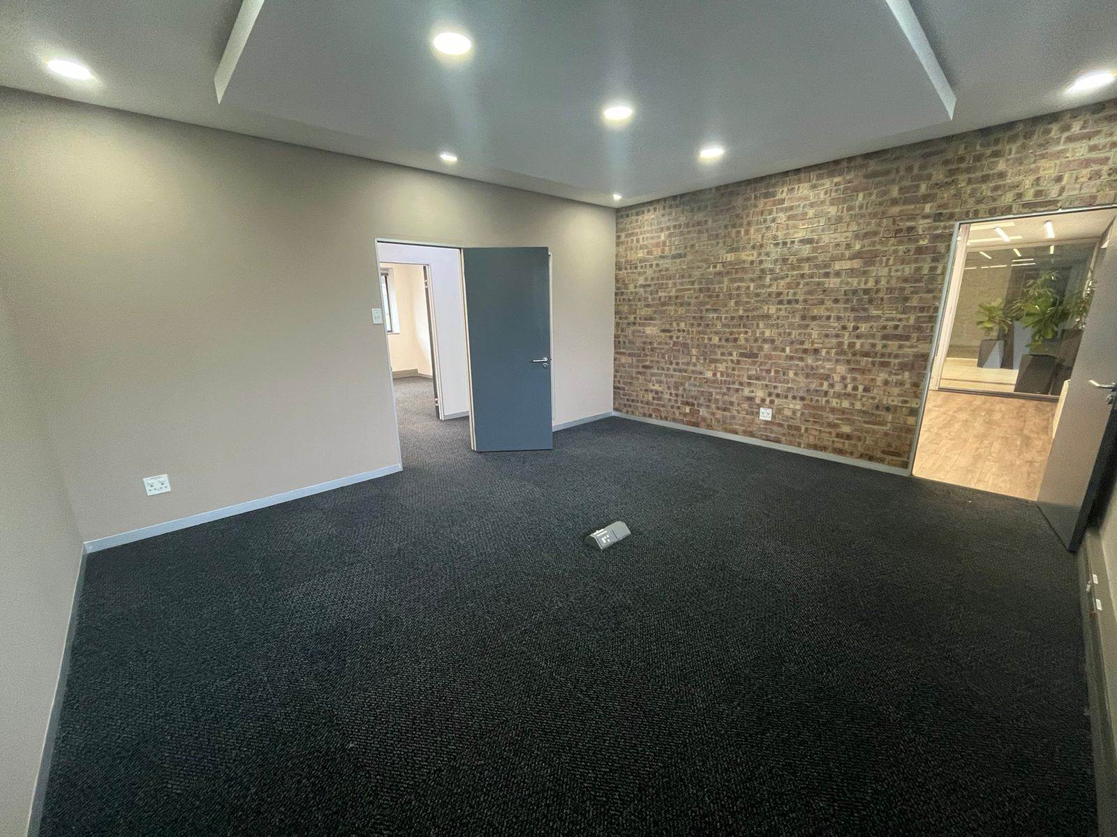 233  m² Commercial space in Bryanston photo number 4