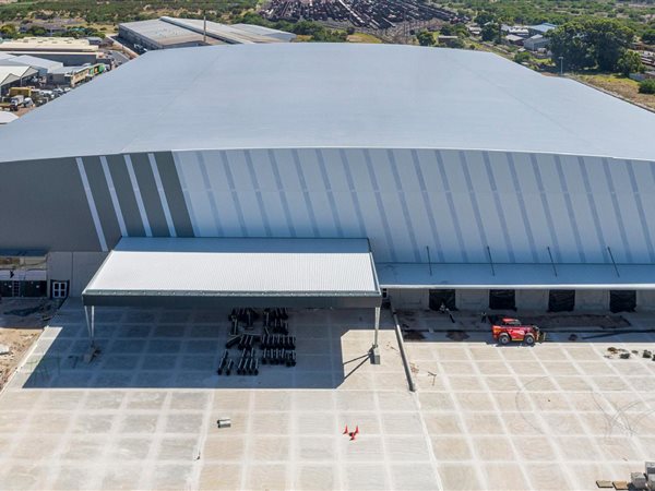 17 600  m² Industrial space