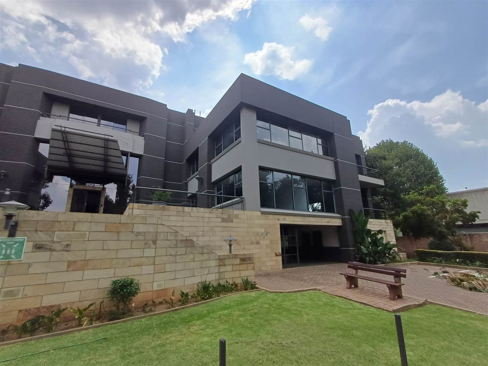 3400  m² Commercial space in Parktown photo number 2