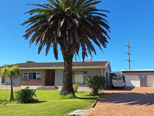 4 Bedroom House 4 Bedroom House