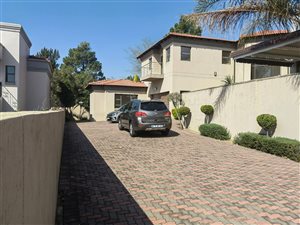 6 Bed House in Eagle Trace Estate
