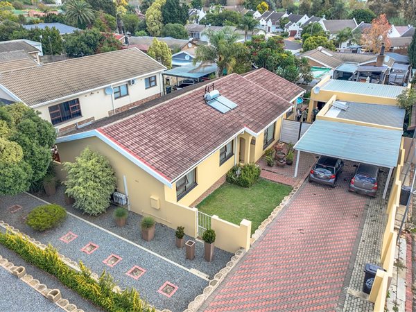 4 Bedroom House 4 Bedroom House
