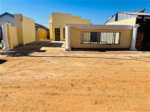 2 Bed House in Lakeside