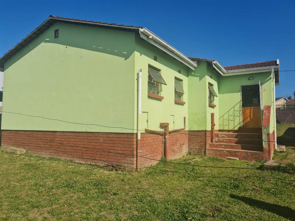 3 Bed House in Mthata photo number 22