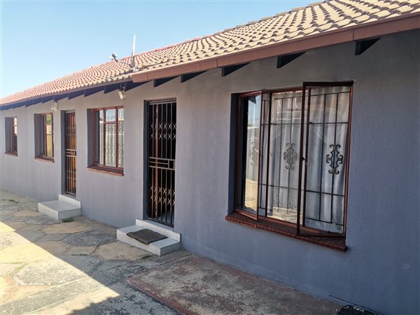 2 Bed House in Naturena