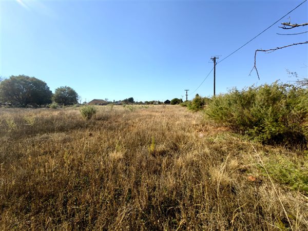 1 487 m² Land