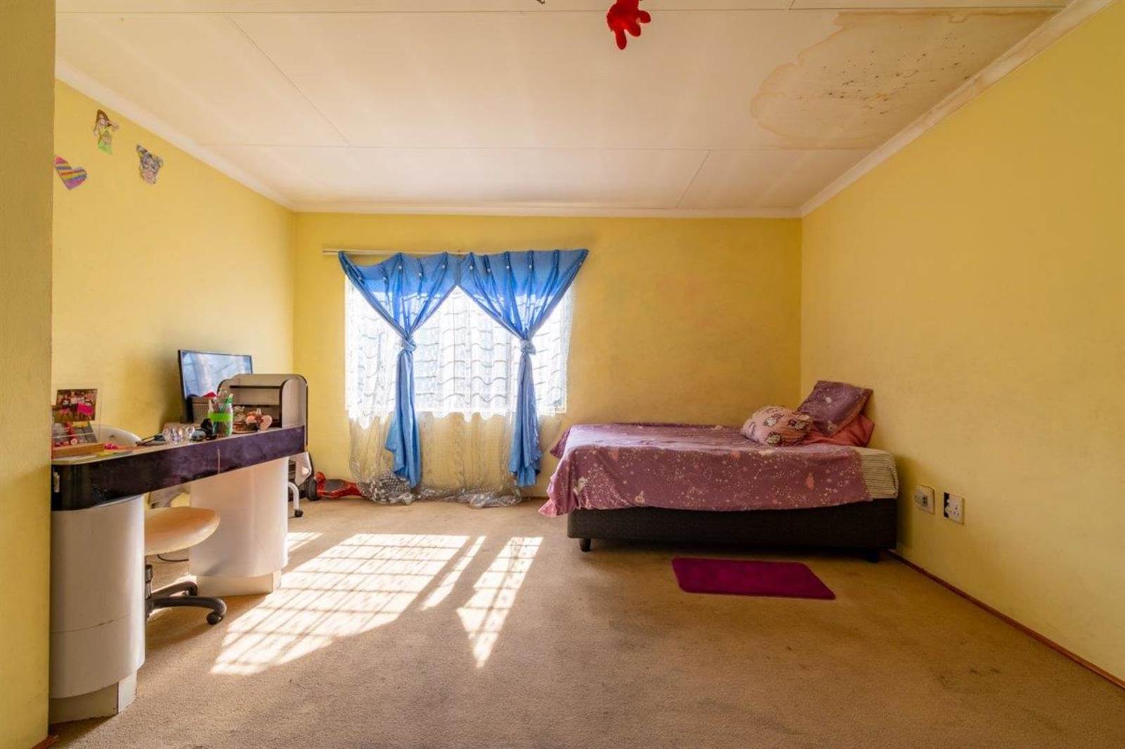 4 Bed Duplex in Kleinfontein photo number 21