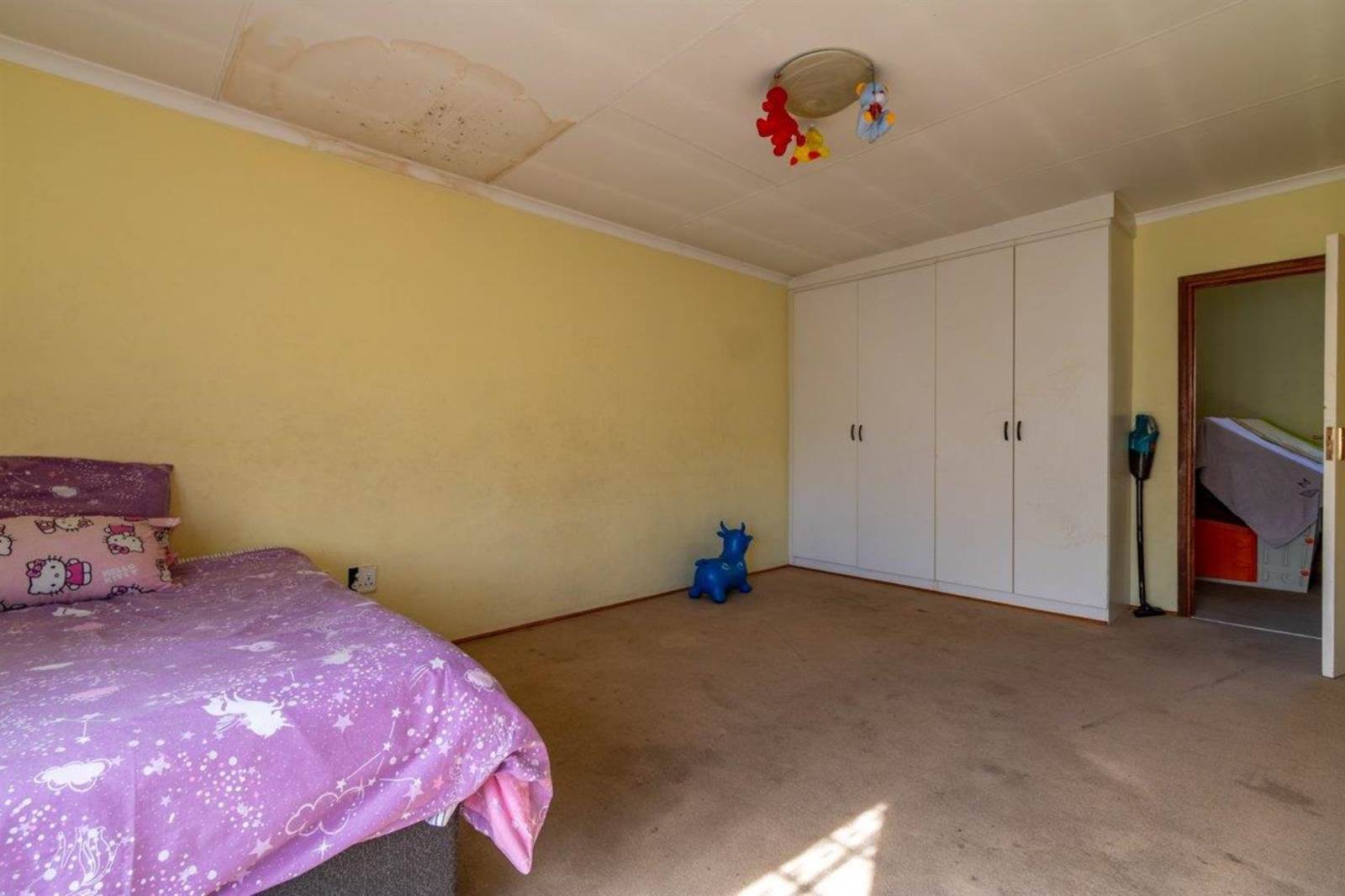4 Bed Duplex in Kleinfontein photo number 22