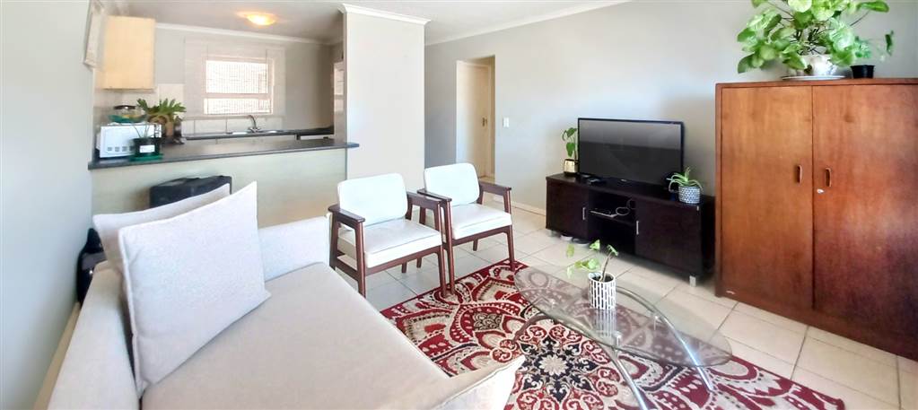 2 Bed Apartment in Fairview Golf Estate photo number 6