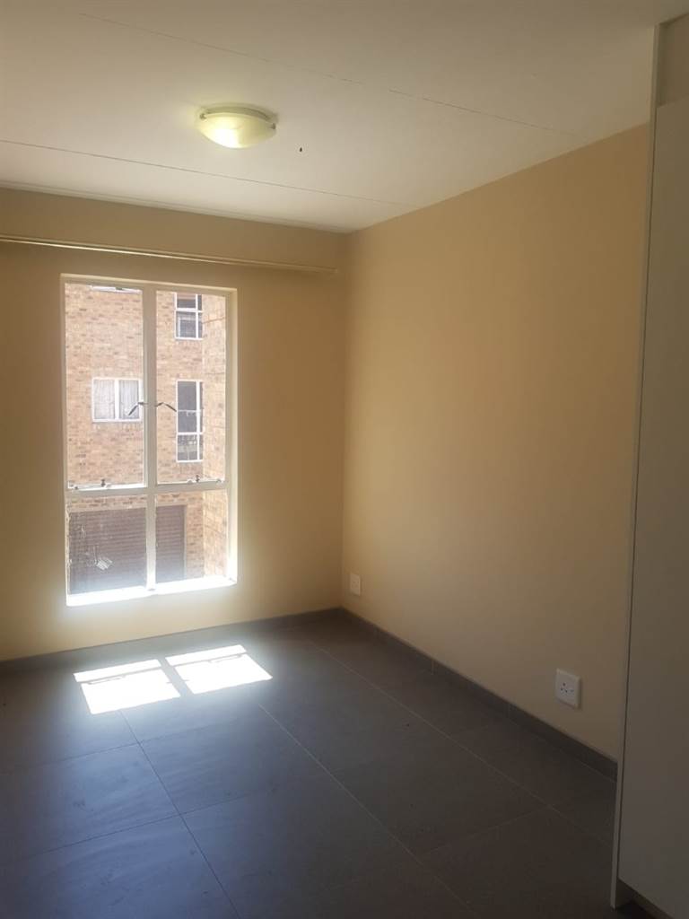 Studio apartment in Silver Lakes photo number 9