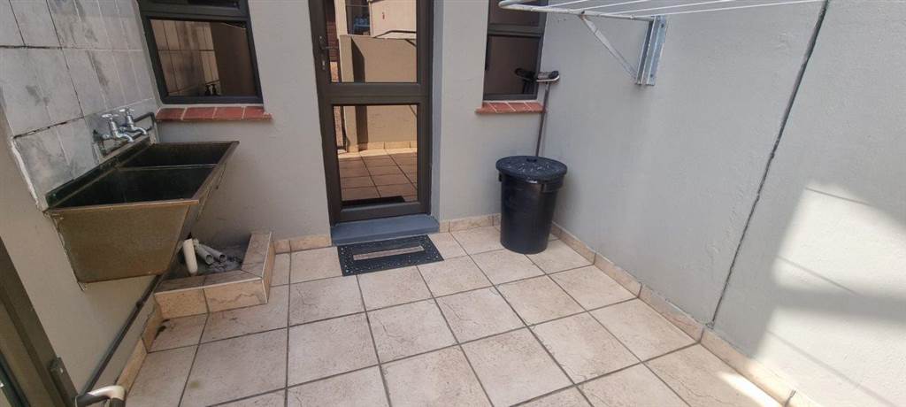 3 Bed Townhouse in Uvongo photo number 24