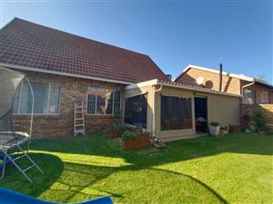 4 Bed Duplex in Wapadrand