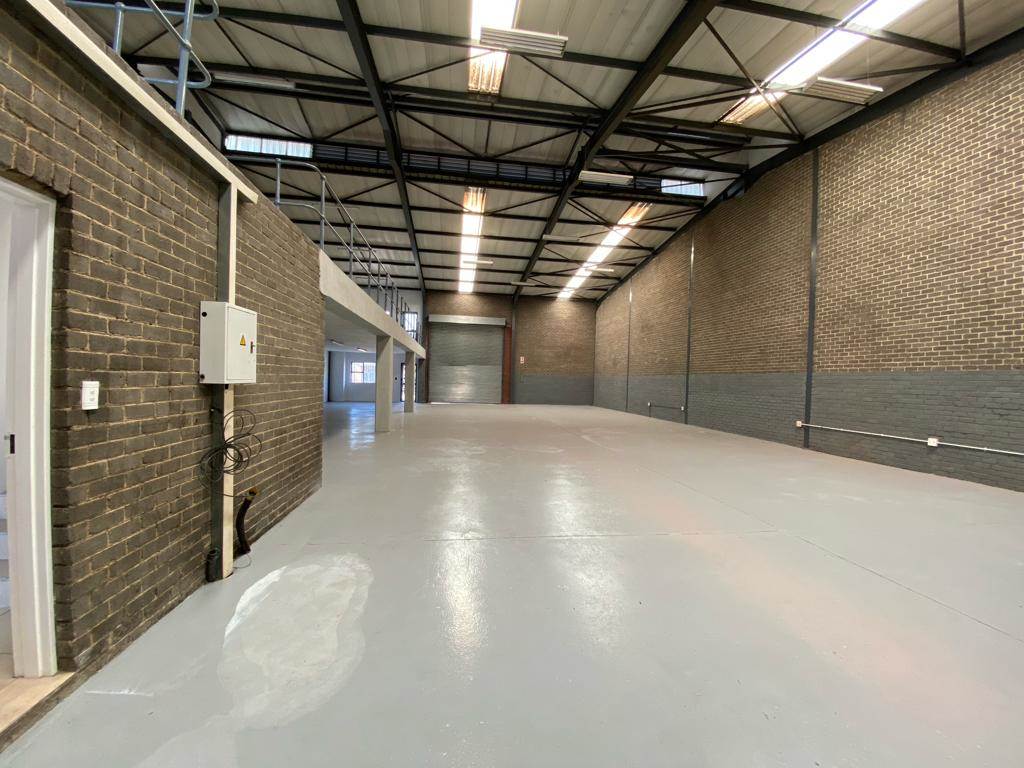 510  m² Industrial space in Commercia photo number 5