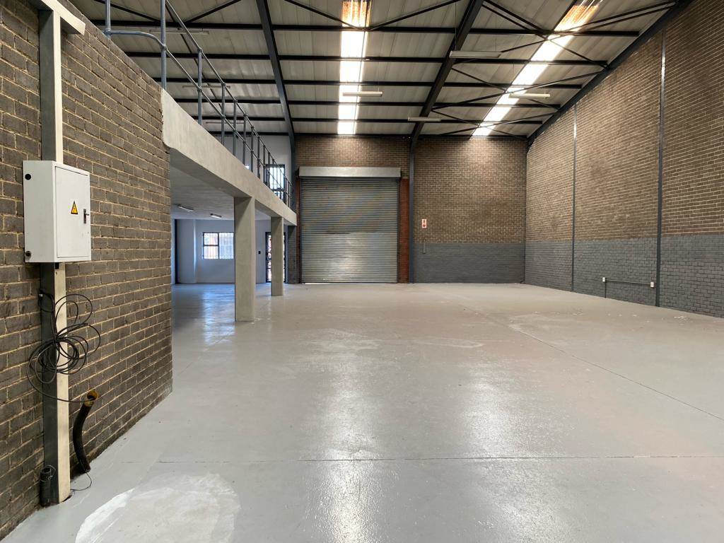 510  m² Industrial space in Commercia photo number 4