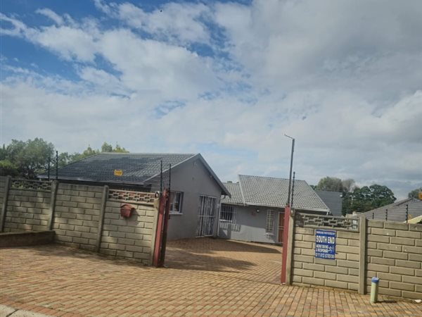3 Bedroom House 3 Bedroom House