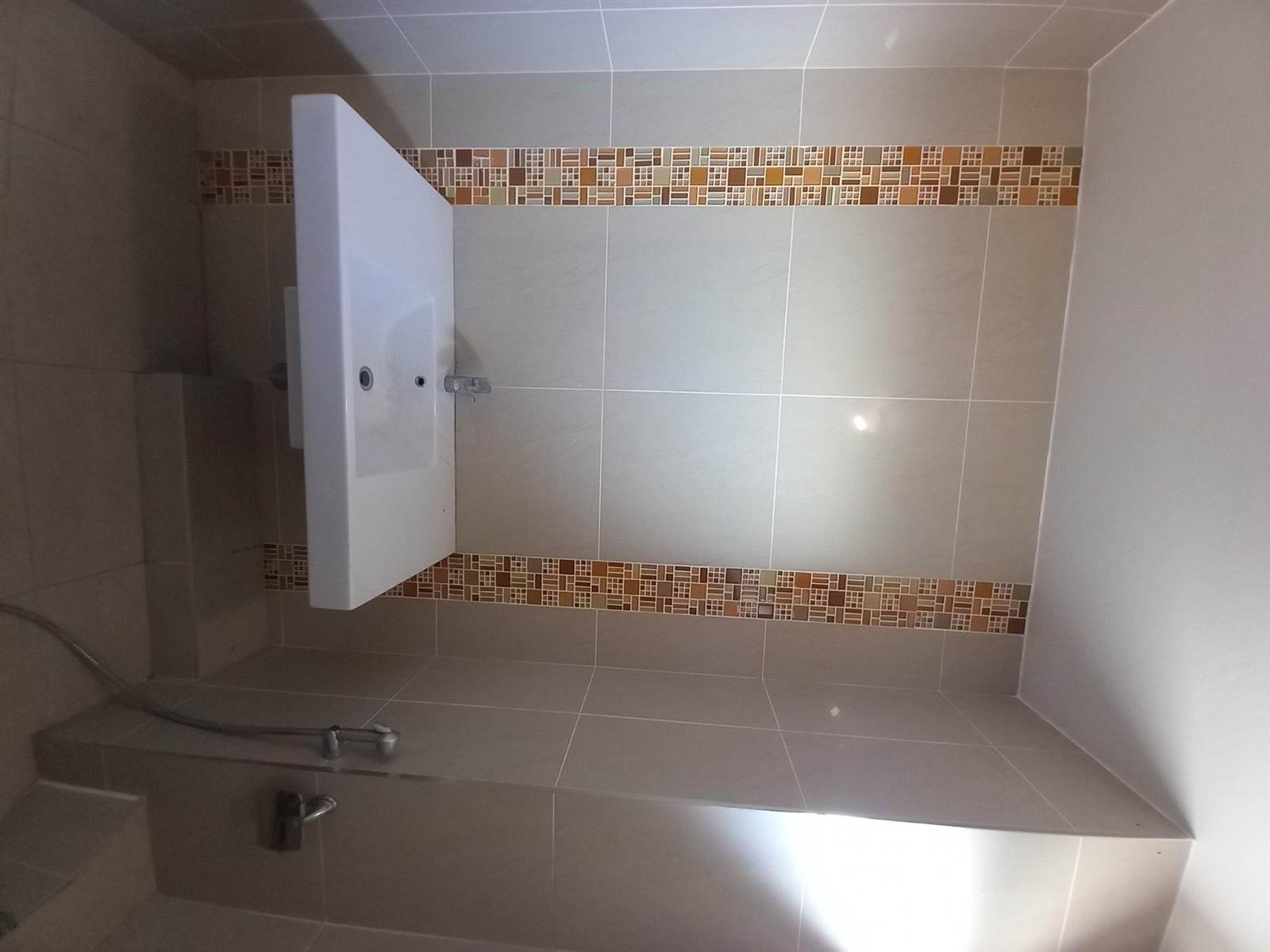3 Bed Apartment in Musgrave photo number 16