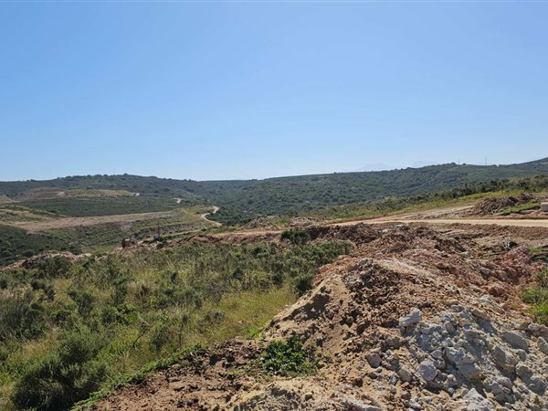 545 m² Land available in Hartenbos